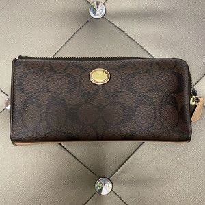 Coach wallet - excellent condition